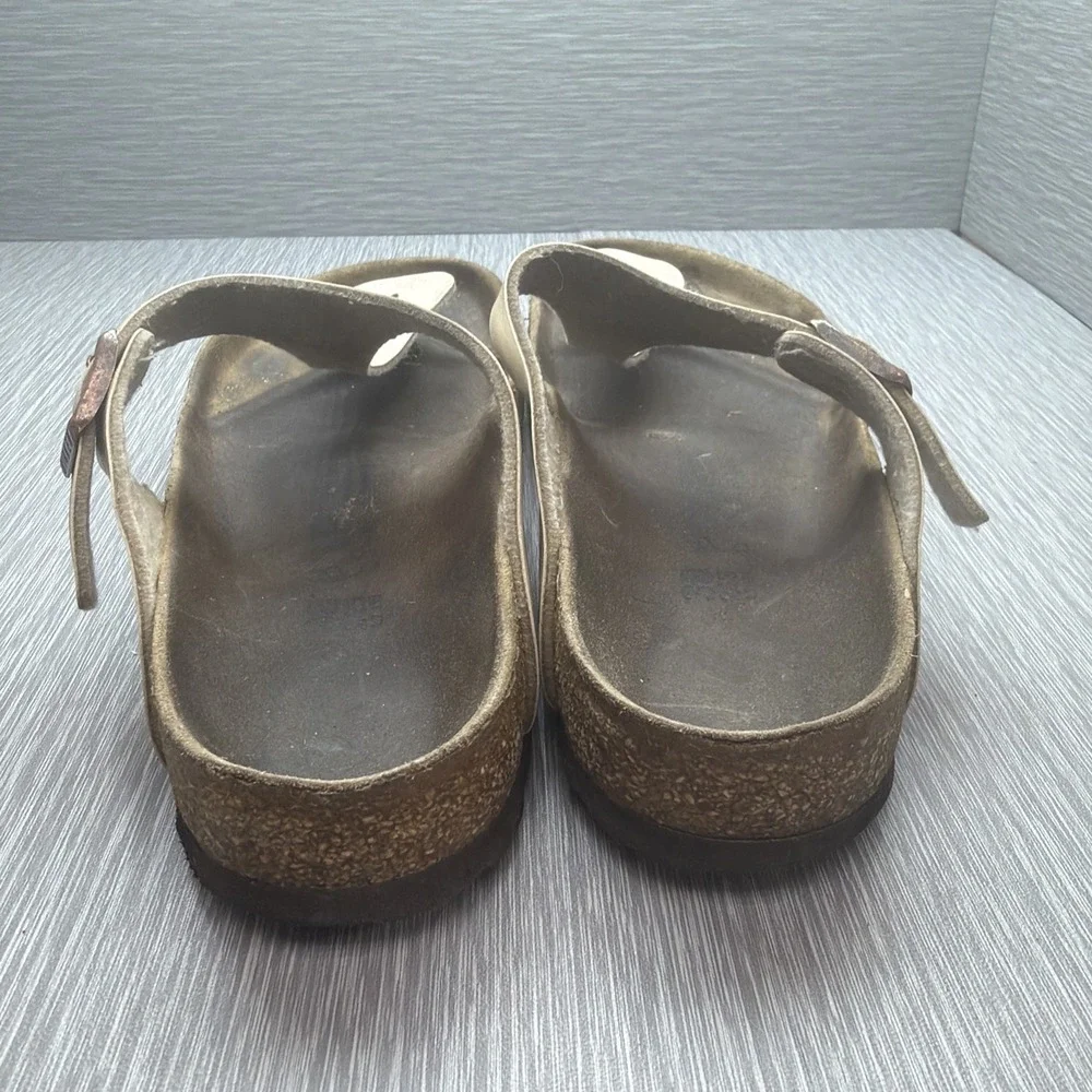 Birkenstock Gizeh Sandals Womens 38 US 7 Narrow Metallic Gold Thong